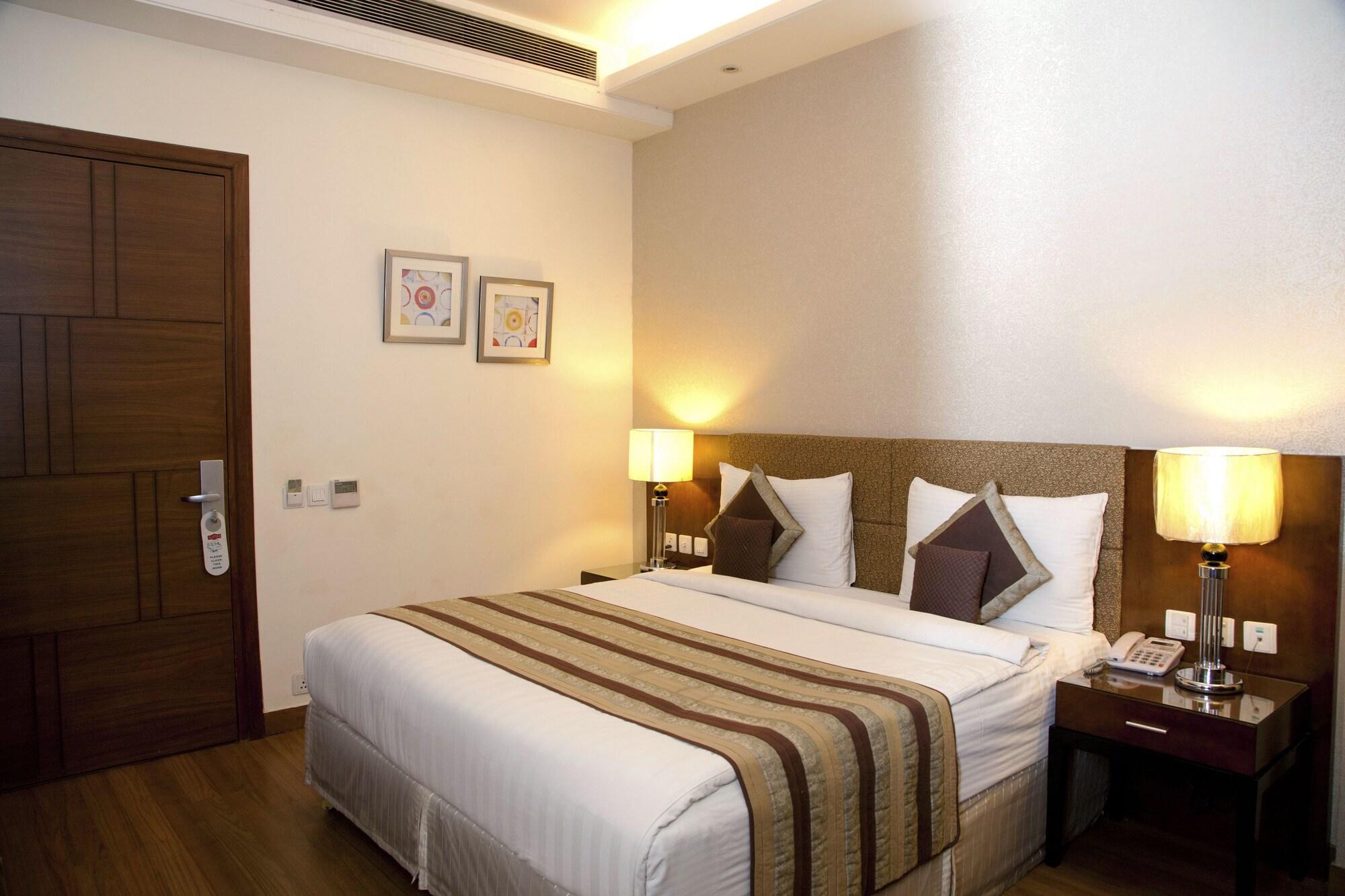 Alpina Hotels & Suites Nueva Delhi Exterior foto