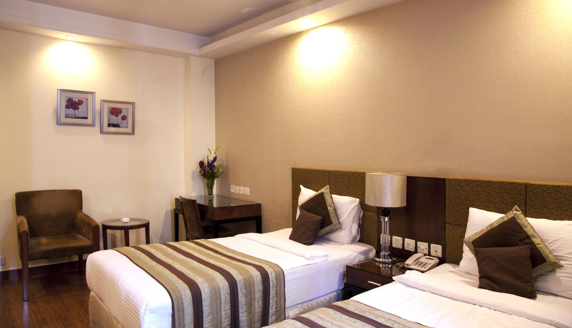Alpina Hotels & Suites Nueva Delhi Exterior foto
