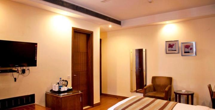 Alpina Hotels & Suites Nueva Delhi Exterior foto