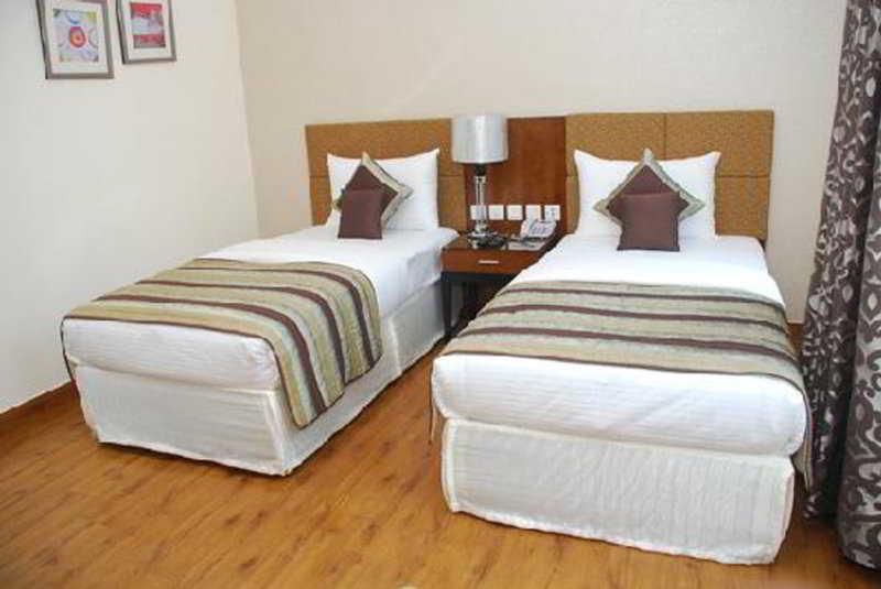 Alpina Hotels & Suites Nueva Delhi Exterior foto