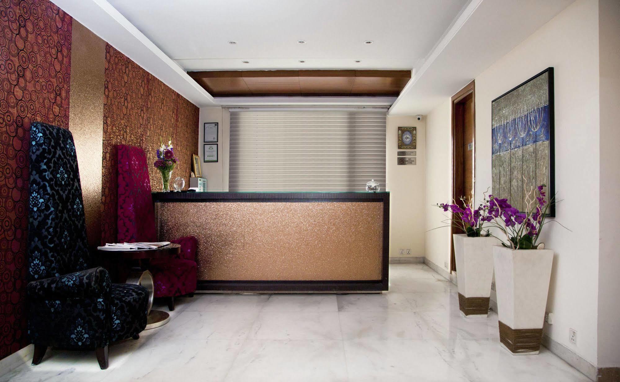 Alpina Hotels & Suites Nueva Delhi Exterior foto